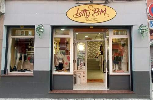 Letty BM en Gijón en el barrio de Pumarín