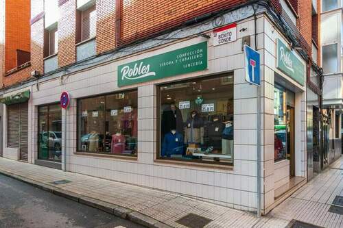 Robles Confección tienda en Gijón en el barrio de Pumarín