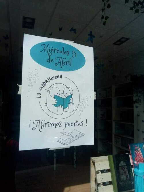 Librería La Madriguera en Gijón en el barrio de Pumarín