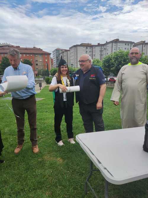 Descenso simbólico del Sella por alumnado del Colegio San Miguel en Pumarín en Gijón