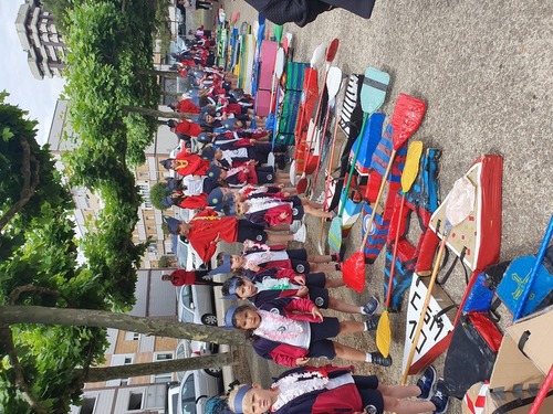 Descenso simbólico del Sella por alumnado del Colegio San Miguel en Pumarín en Gijón